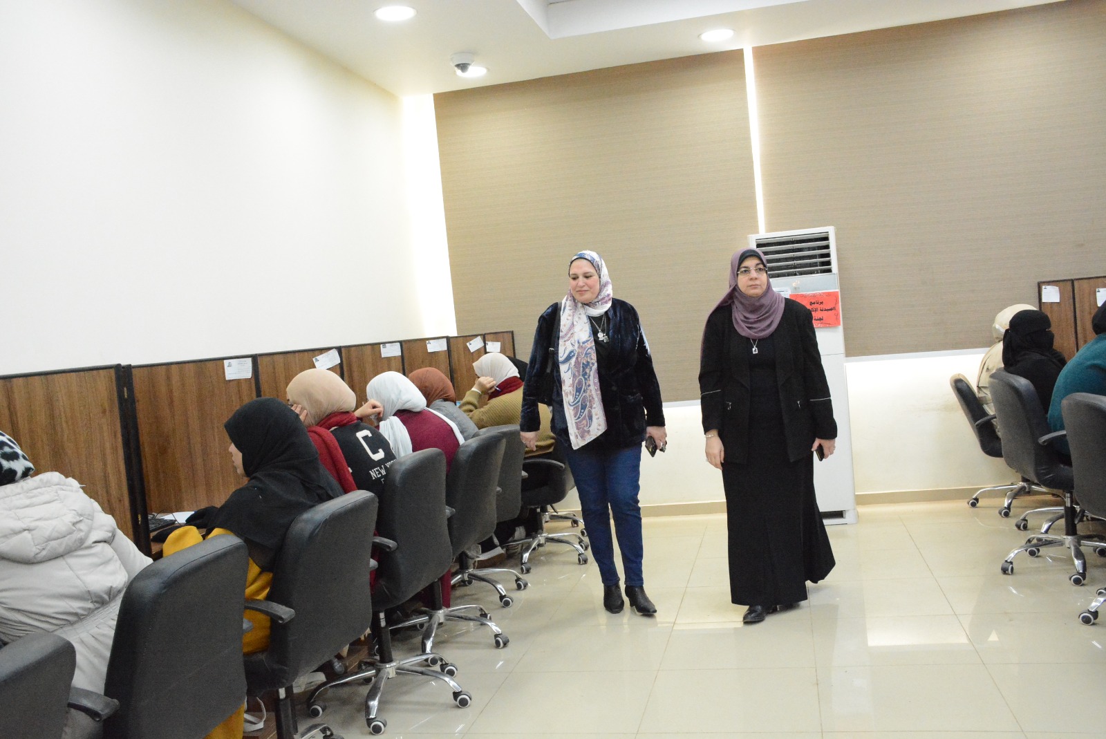 عميدة صيدلة طنطا في جولة تفقدية للامتحانات التحريرية للفصل الدراسي الأول للعام الجامعى 2025- 2026